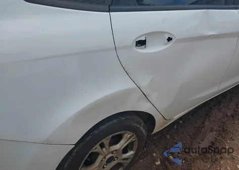 2015 Ford Fiesta Se z USA, uszkodzony, nr VIN 3FADP4BJ7FM167624